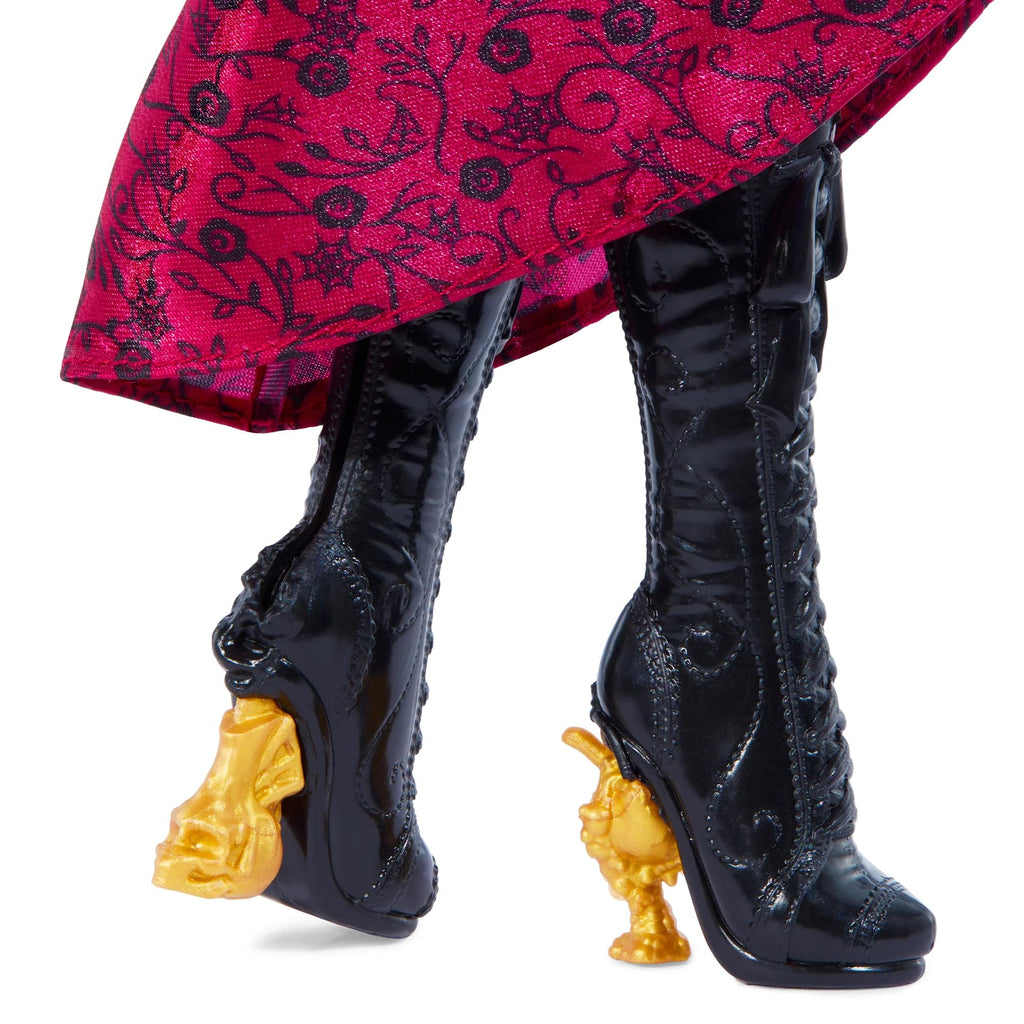 Dolls Set with Articulated Figures, Witchy Dresses, and Accessories A551