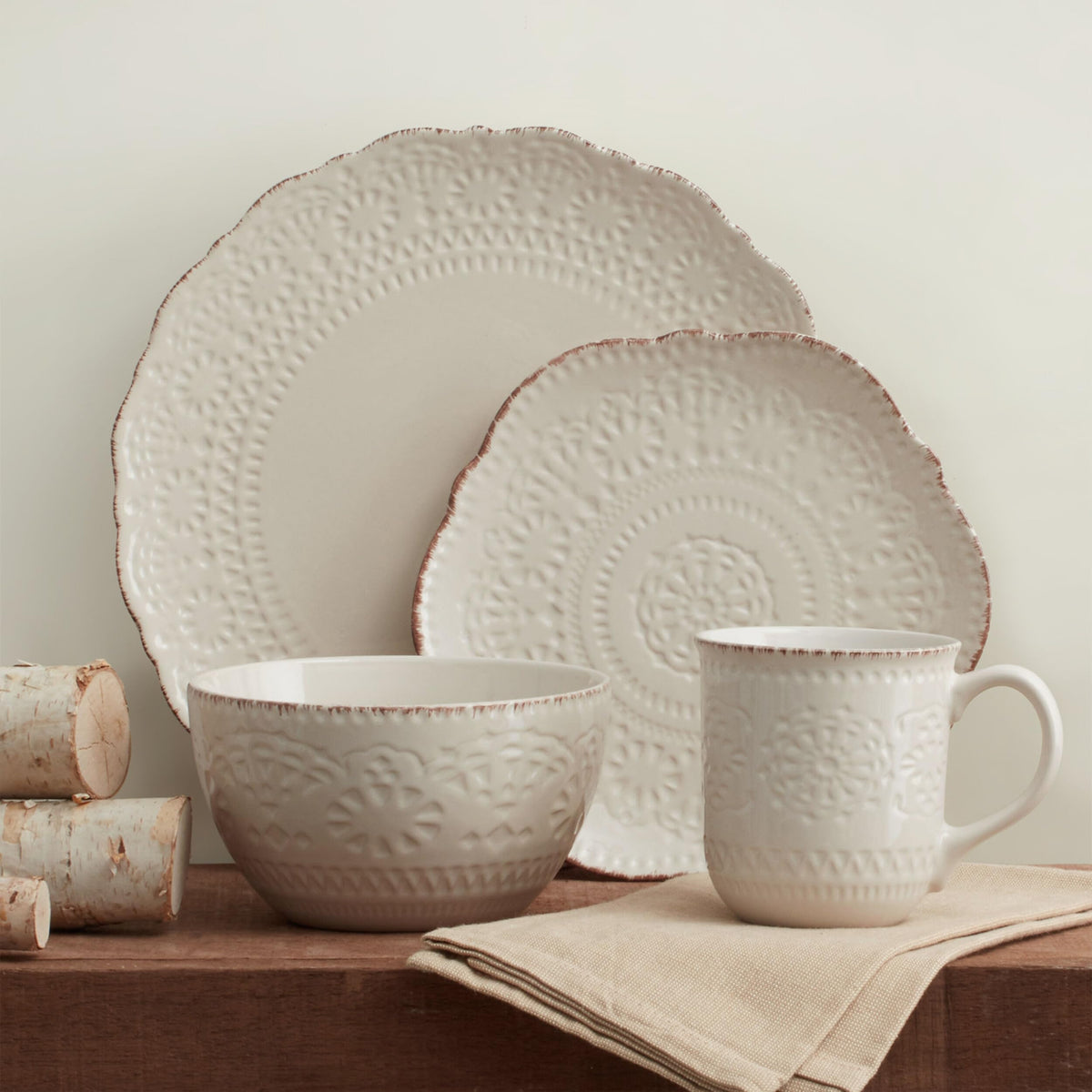 Cream 16-Piece Stoneware Dinnerware Set F12051